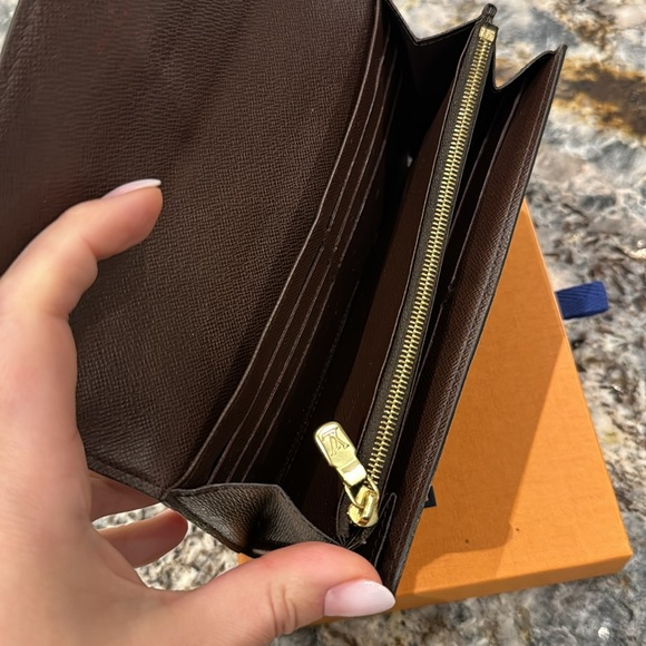 LV Sarah wallet - Picture 16 of 17